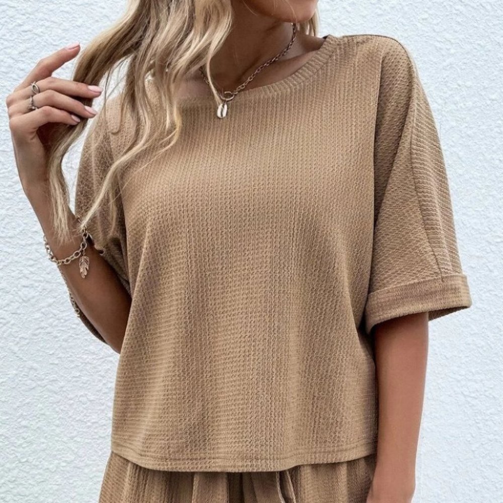 Khaki Casual comfy Batwing Sleeve Tee & Knot Front Shorts - Picture 4 of 8
